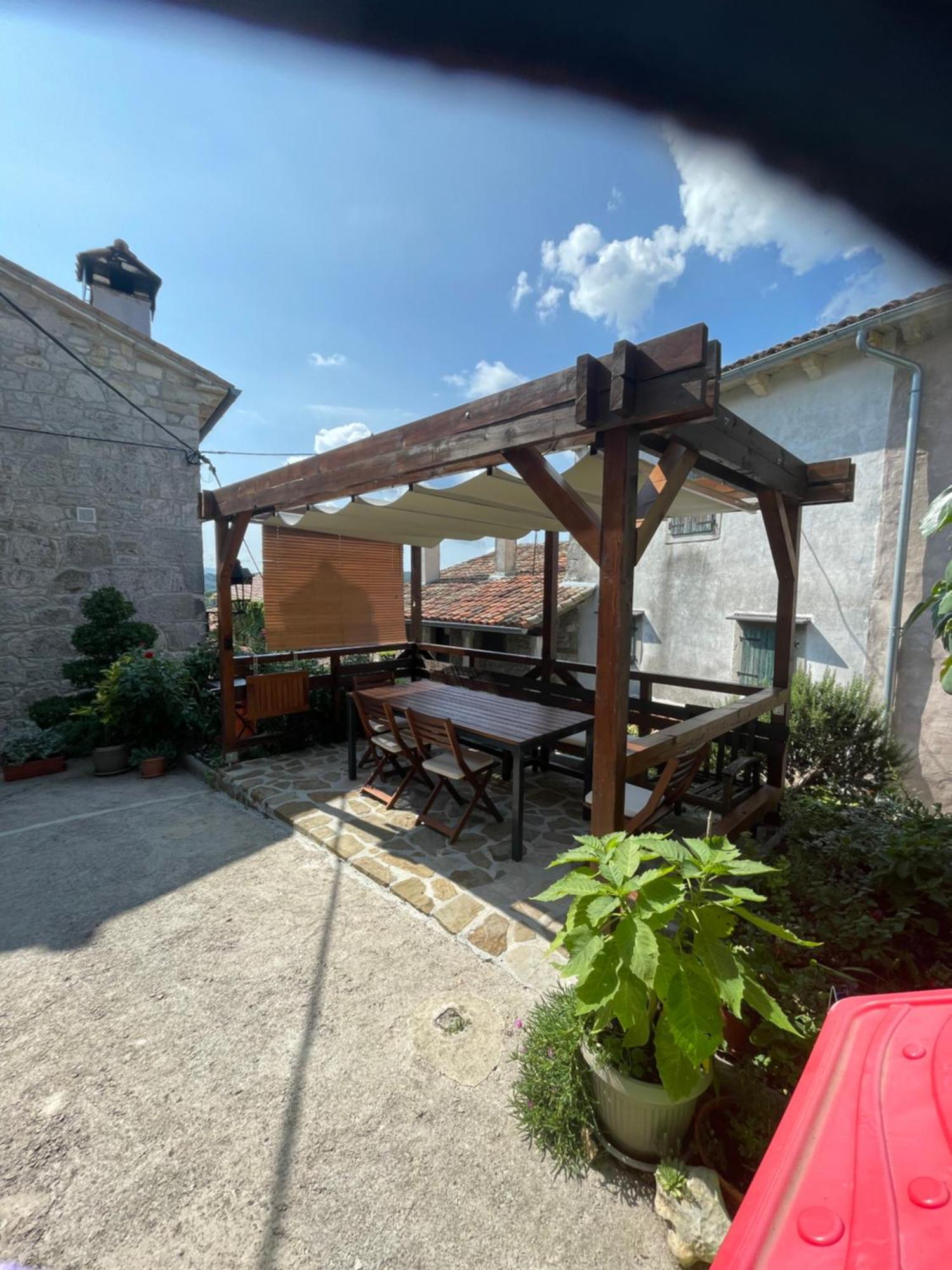 Apartament Adorma Hum Zewnętrze zdjęcie